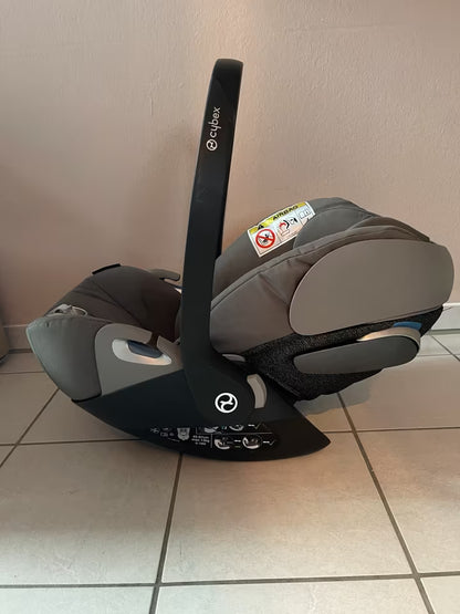 CYBEX Babyschale (Cloud Z i-Size) & CYBEX Isofix Base (Z One)