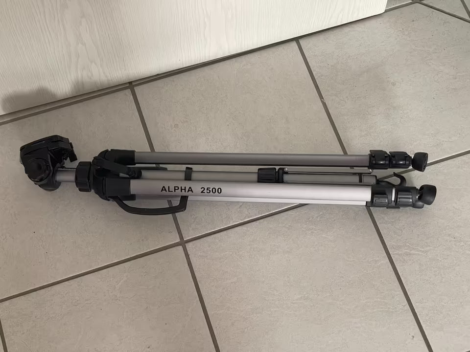 Cullmann ALPHA 2500 Stativ mit 3-Wege-Kopf