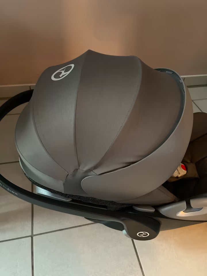 CYBEX Babyschale (Cloud Z i-Size) & CYBEX Isofix Base (Z One)